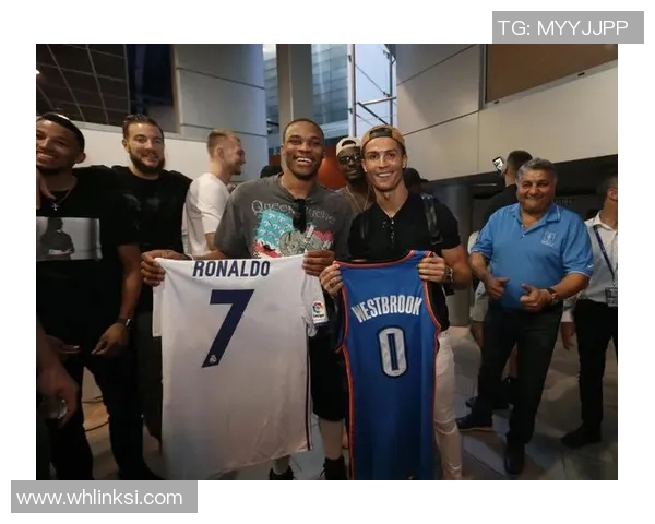 NBA球星与足球情缘：篮球场外的绿茵热情与运动跨界互动